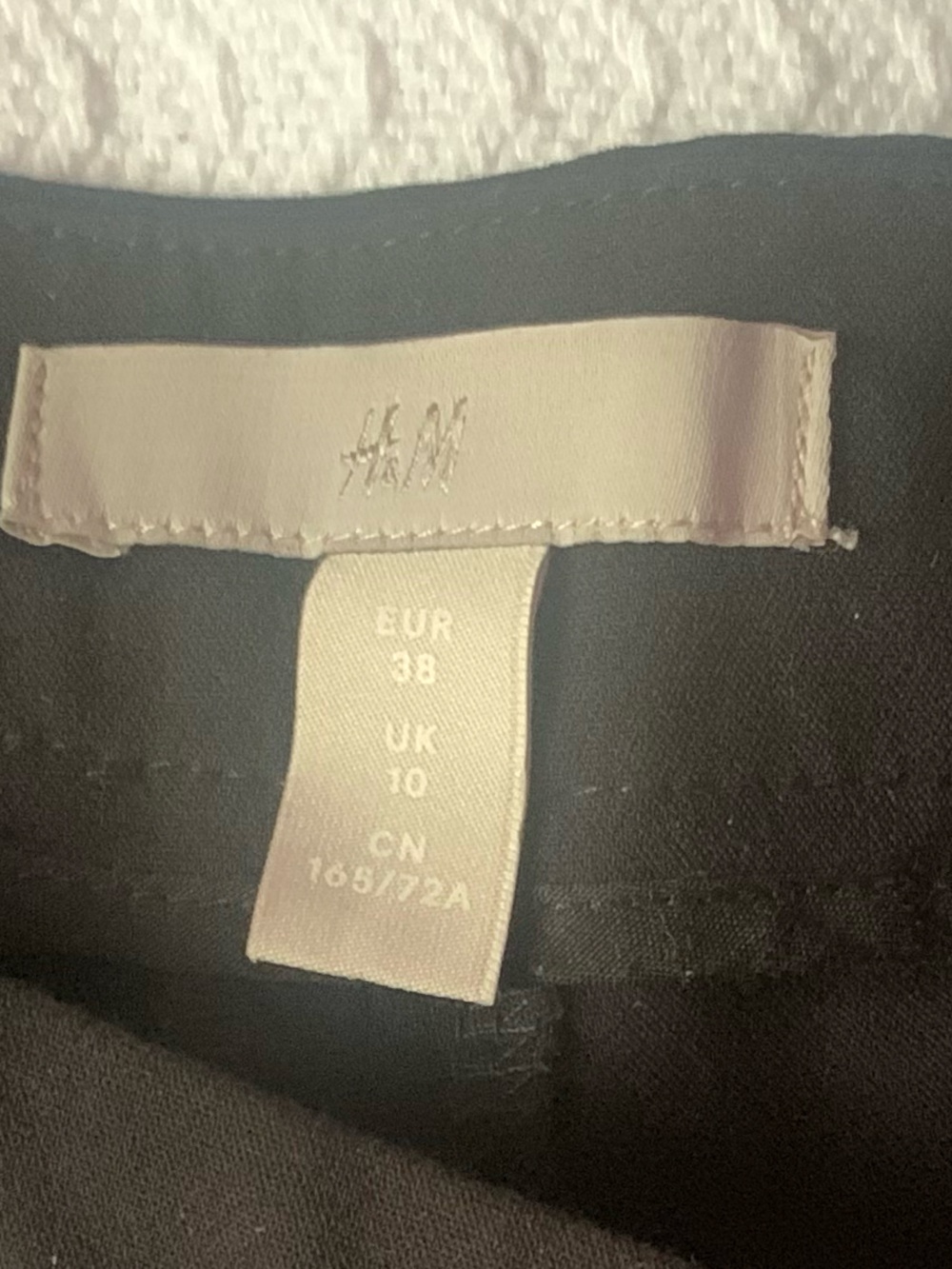 H&M Black Women's dress pants- Classic Comfortable Fit - Picture 2 of 4